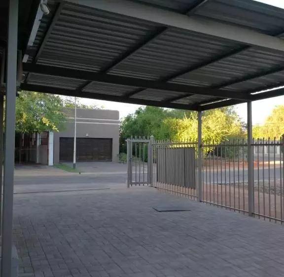 ペンション Kalahari Rus