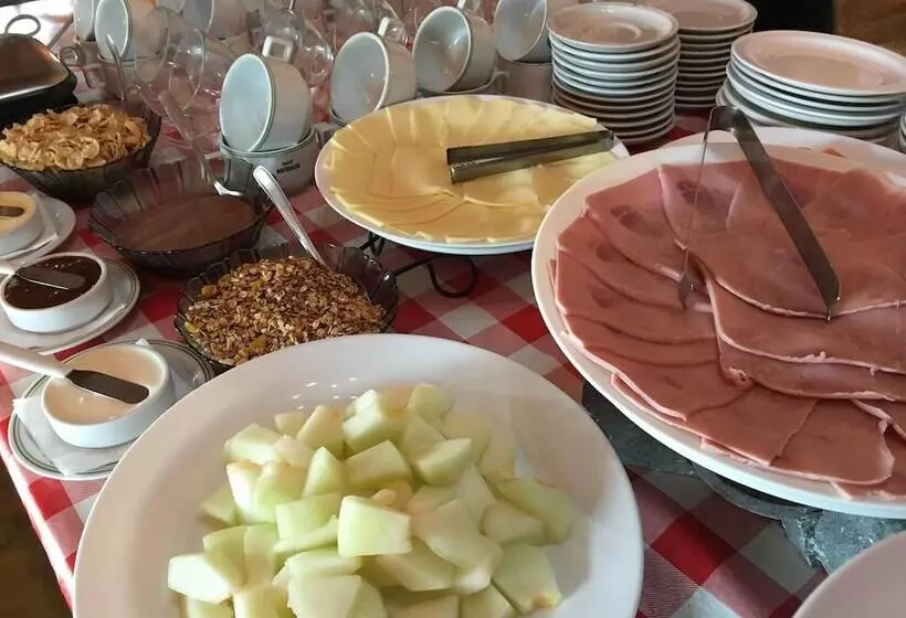 Majatalo Marina E Pousada Porto Do Sol