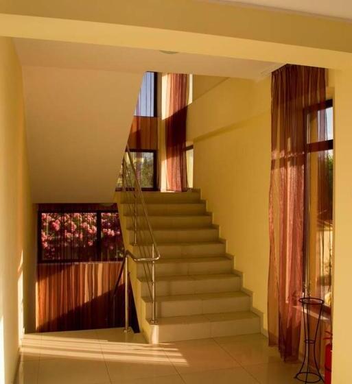 بنسيون Vila Elva