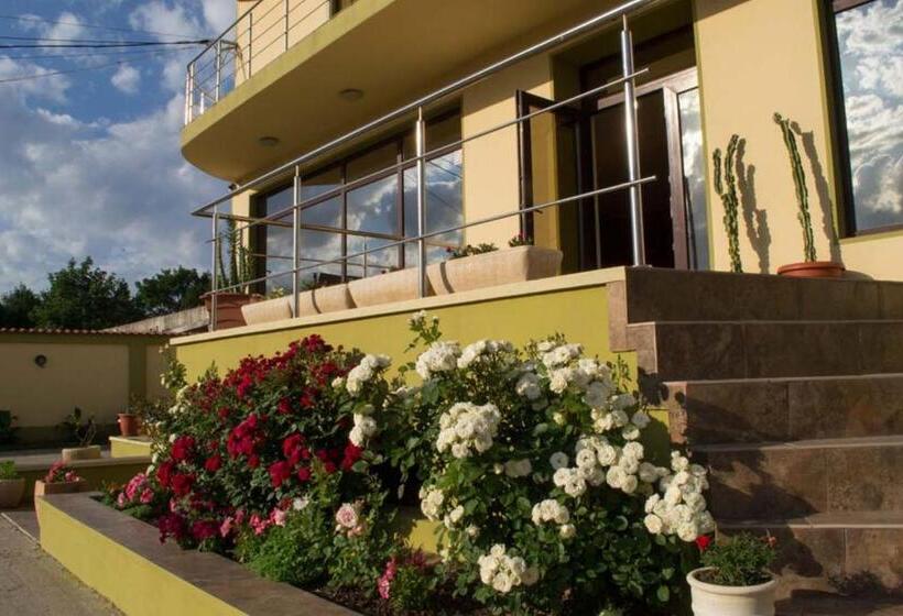 بنسيون Vila Elva