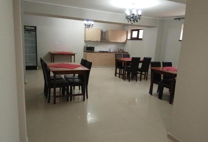 بنسيون Vila Elva