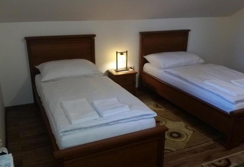 فندق صغير Penzion Urban