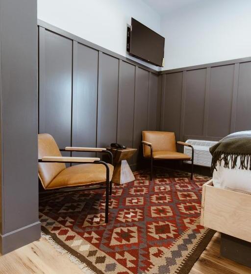 旅馆 The Flying Steamshovel Inn