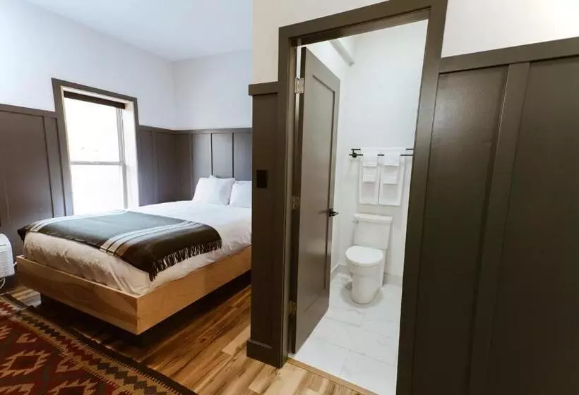 Retkeilymaja The Flying Steamshovel Inn