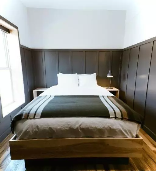 Retkeilymaja The Flying Steamshovel Inn