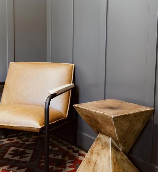 旅馆 The Flying Steamshovel Inn