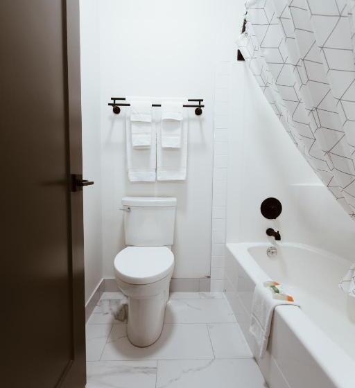 旅馆 The Flying Steamshovel Inn