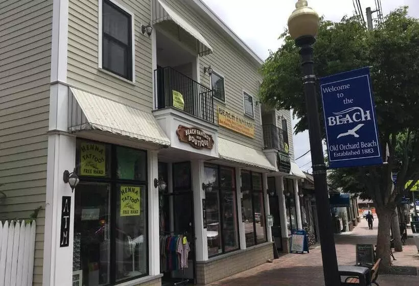 Beach Fantasy Apartment Suites