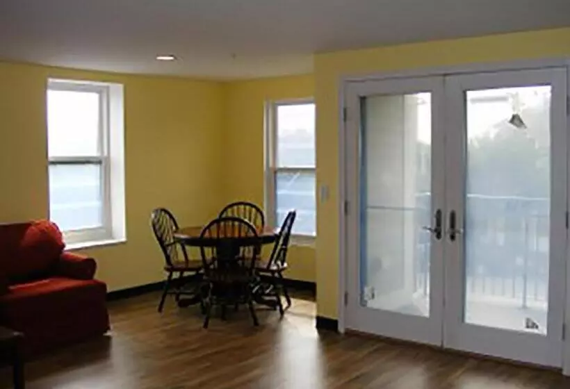 Beach Fantasy Apartment Suites