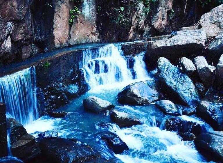 בית מלון כפרי Rahas Ella