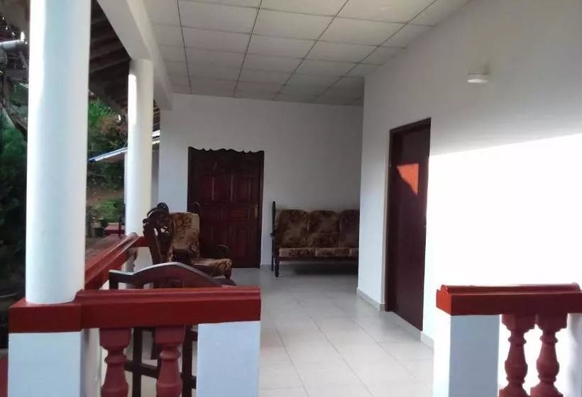 پانسیون Thusara Guesthouse