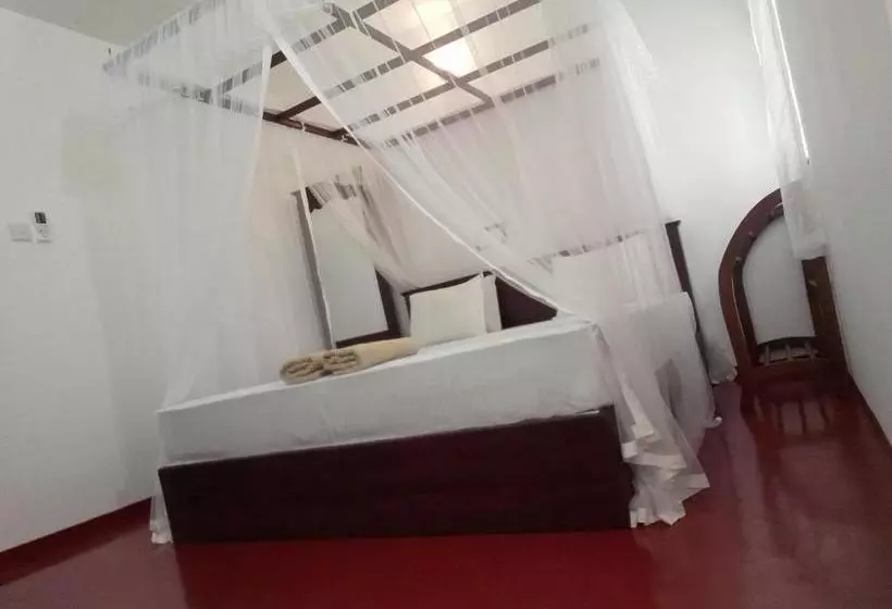 پانسیون Thusara Guesthouse
