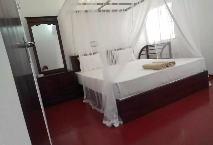 پانسیون Thusara Guesthouse
