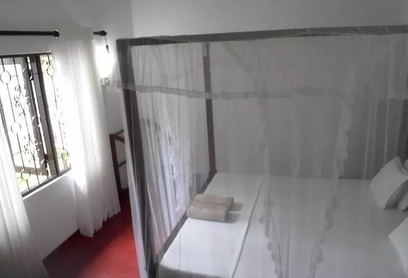پانسیون Thusara Guesthouse