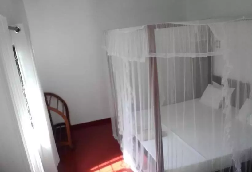 پانسیون Thusara Guesthouse