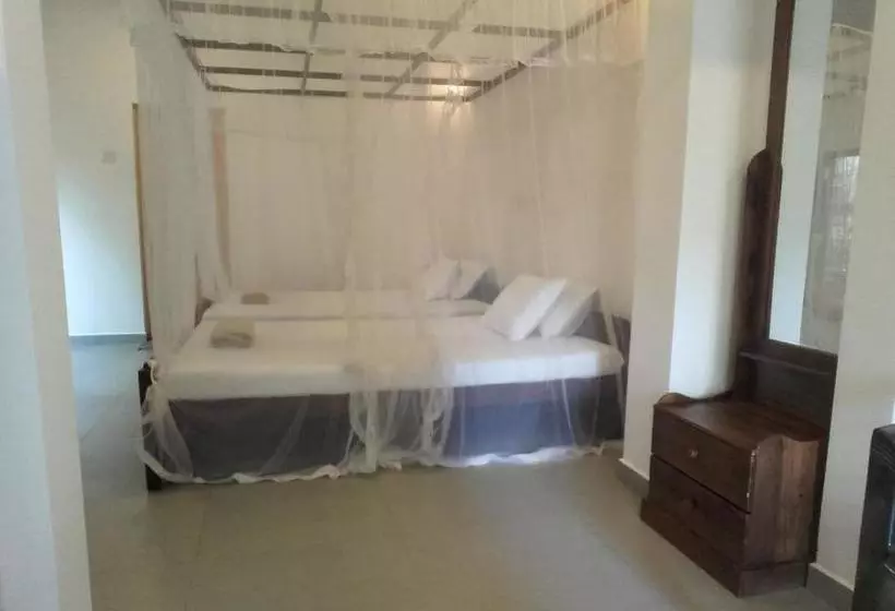 پانسیون Thusara Guesthouse