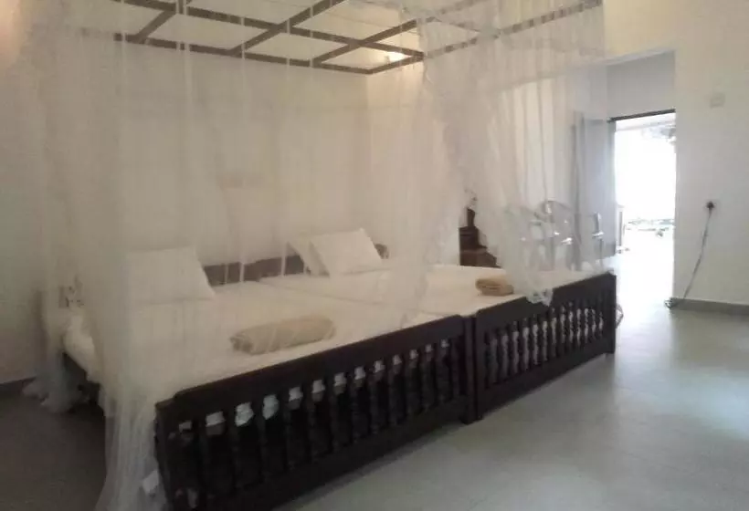 پانسیون Thusara Guesthouse