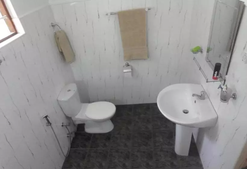 پانسیون Thusara Guesthouse