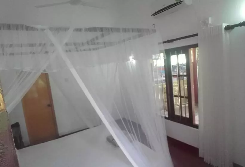 پانسیون Thusara Guesthouse