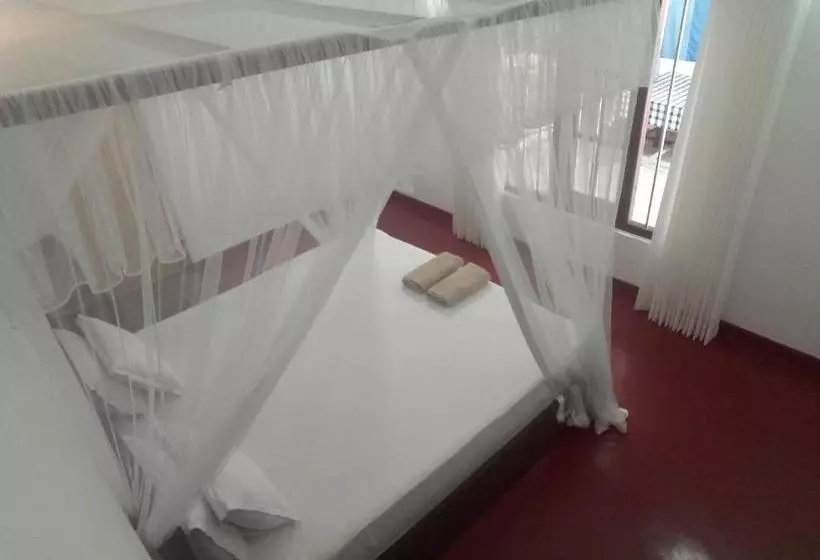 پانسیون Thusara Guesthouse