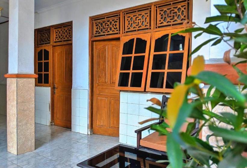 旅馆 Serangan Inn Ii