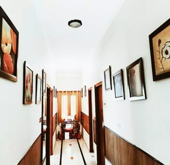 ペンション Bhambri Expo House