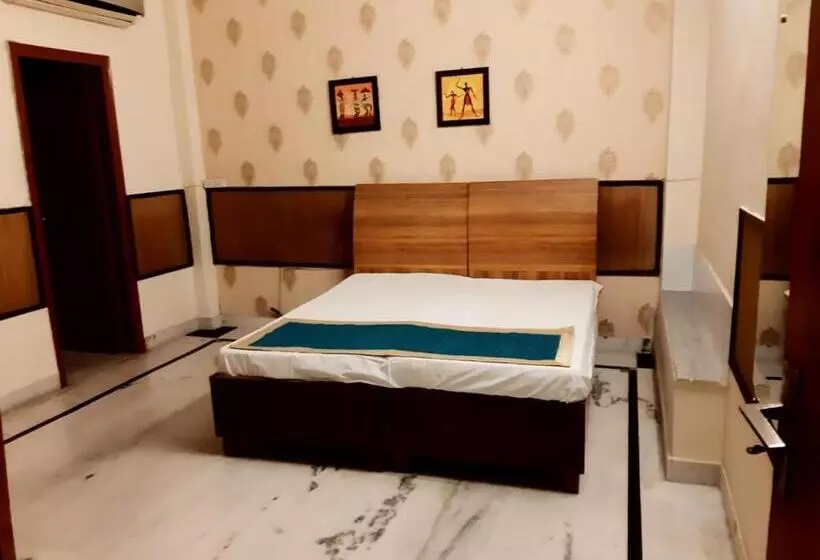 ペンション Bhambri Expo House