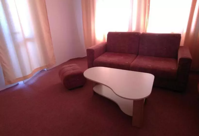 Majatalo Guest House Malkata Stopanka