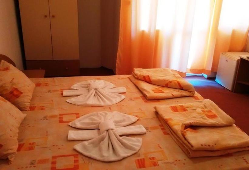 پانسیون Guest House Malkata Stopanka