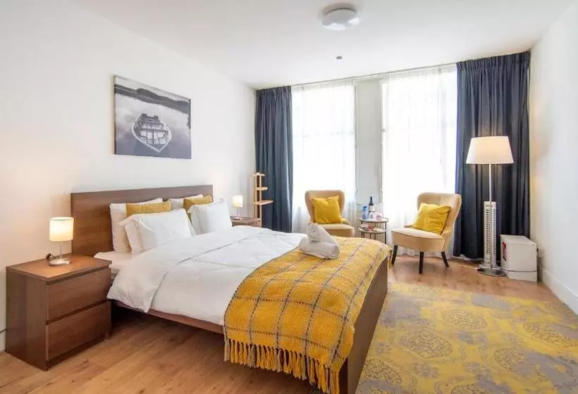 Majatalo Guesthouse Citydrop, Flower Market