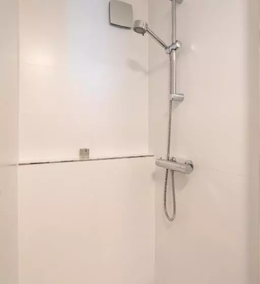 Majatalo Guesthouse Citydrop, Flower Market