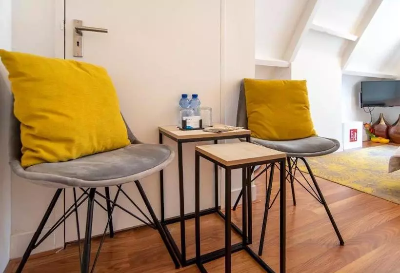 Majatalo Guesthouse Citydrop, Flower Market