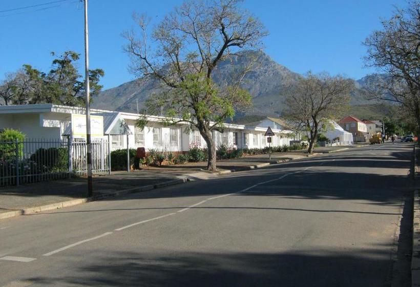 بنسيون Ladismith Manor