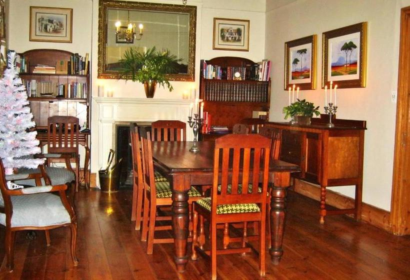 بنسيون Ladismith Manor