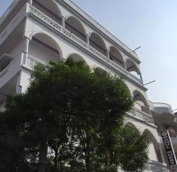 ペンション Rahul Guest House