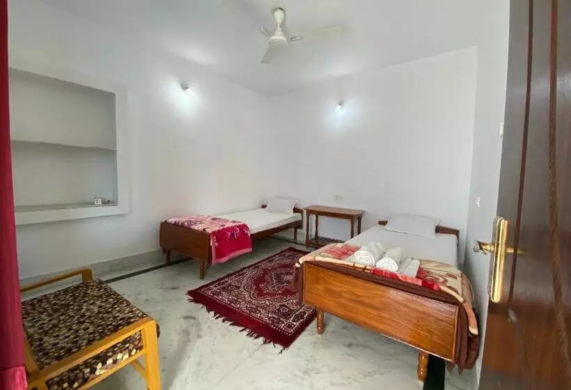 ペンション Rahul Guest House