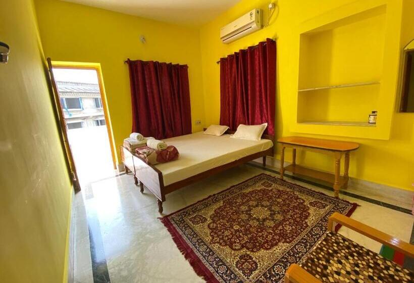 Pensão Rahul Guest House