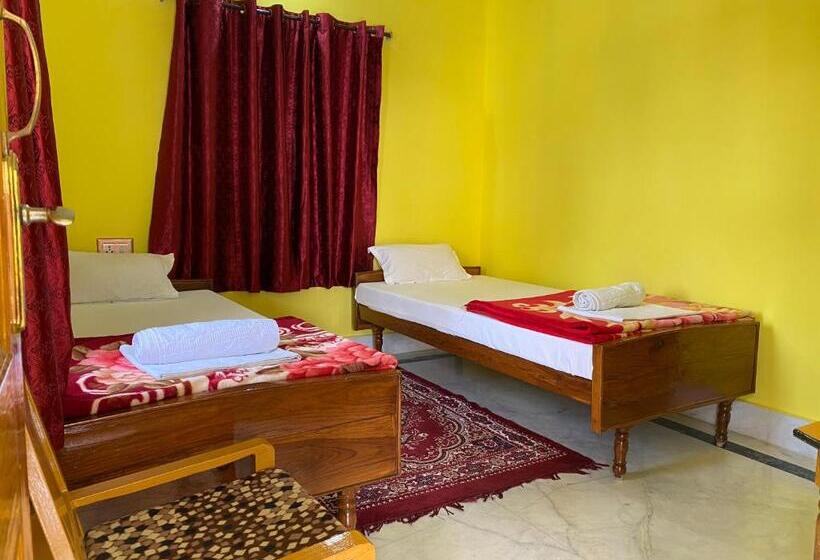 Pensionat Rahul Guest House