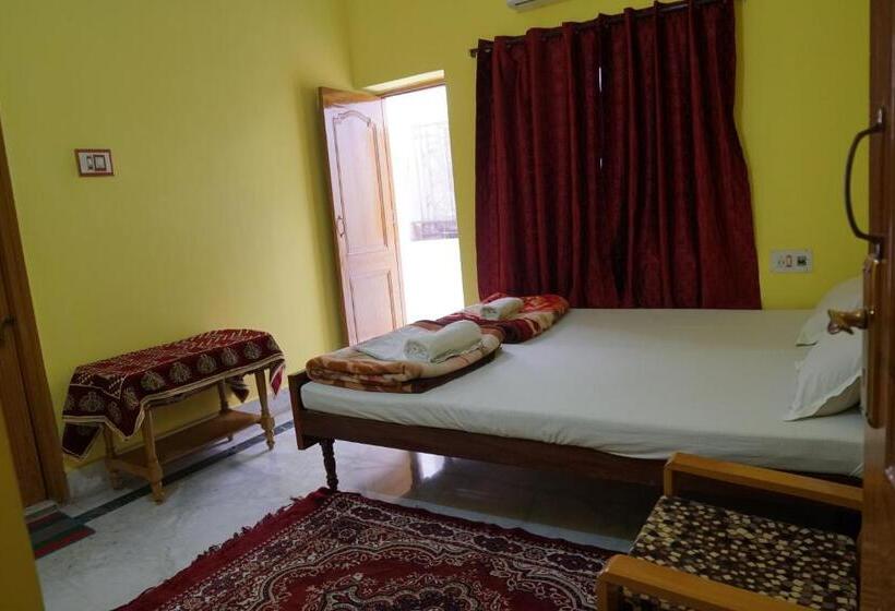 Pensionat Rahul Guest House