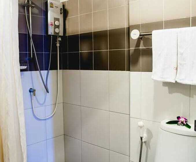 הוסטל Chalong Boutique Inn