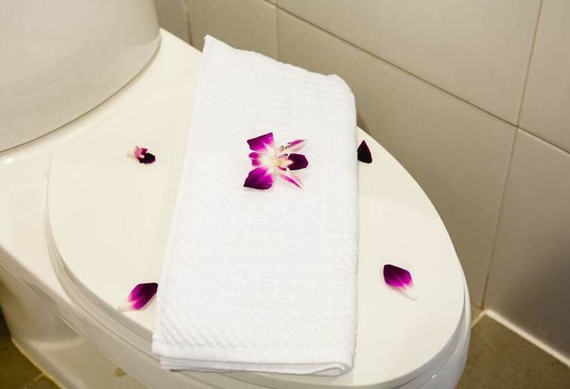 הוסטל Chalong Boutique Inn