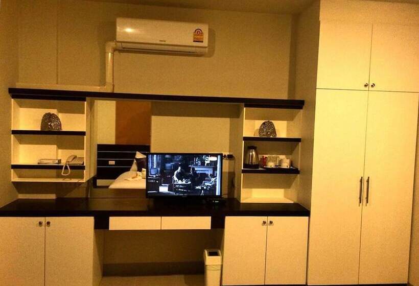 הוסטל Chalong Boutique Inn