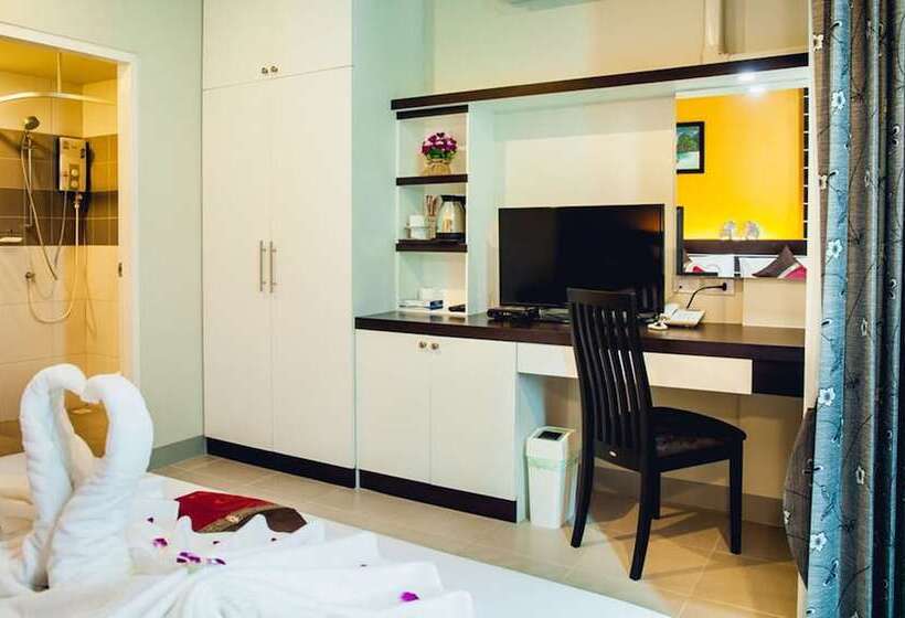 הוסטל Chalong Boutique Inn