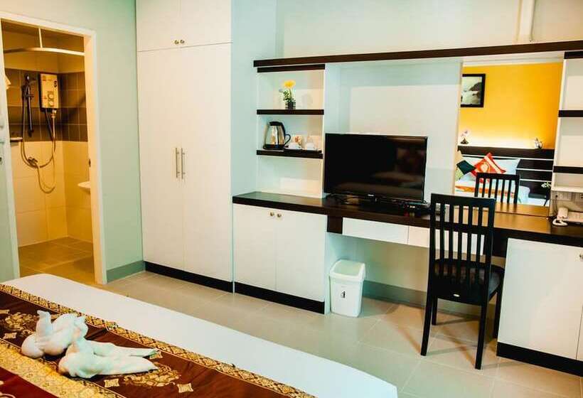 הוסטל Chalong Boutique Inn