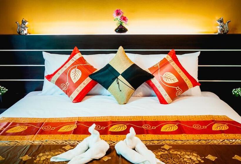 הוסטל Chalong Boutique Inn