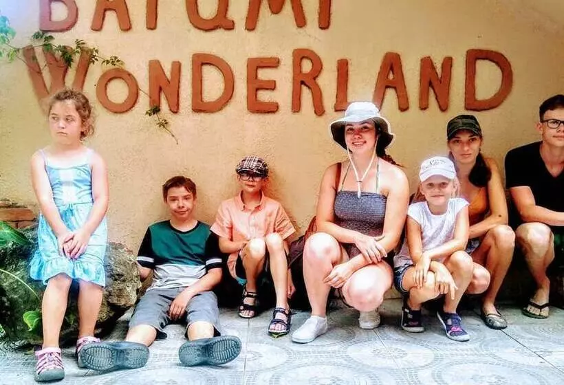 پانسیون Batumi Wonderland Guest House