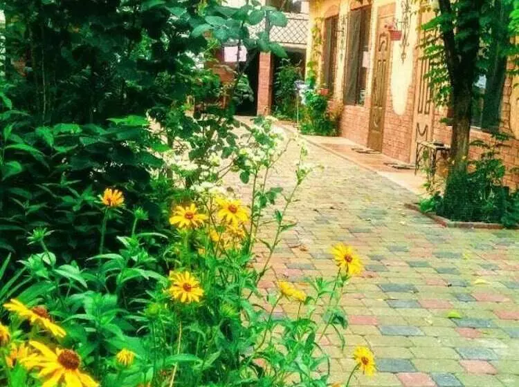 پانسیون Batumi Wonderland Guest House