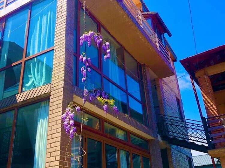 پانسیون Batumi Wonderland Guest House