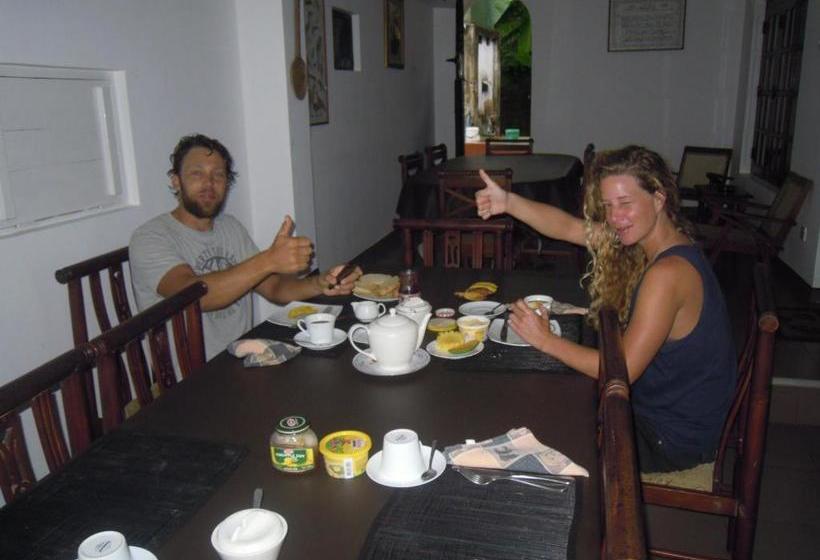 膳宿费 Devi Tourist Home