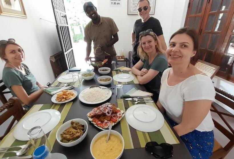 膳宿费 Devi Tourist Home